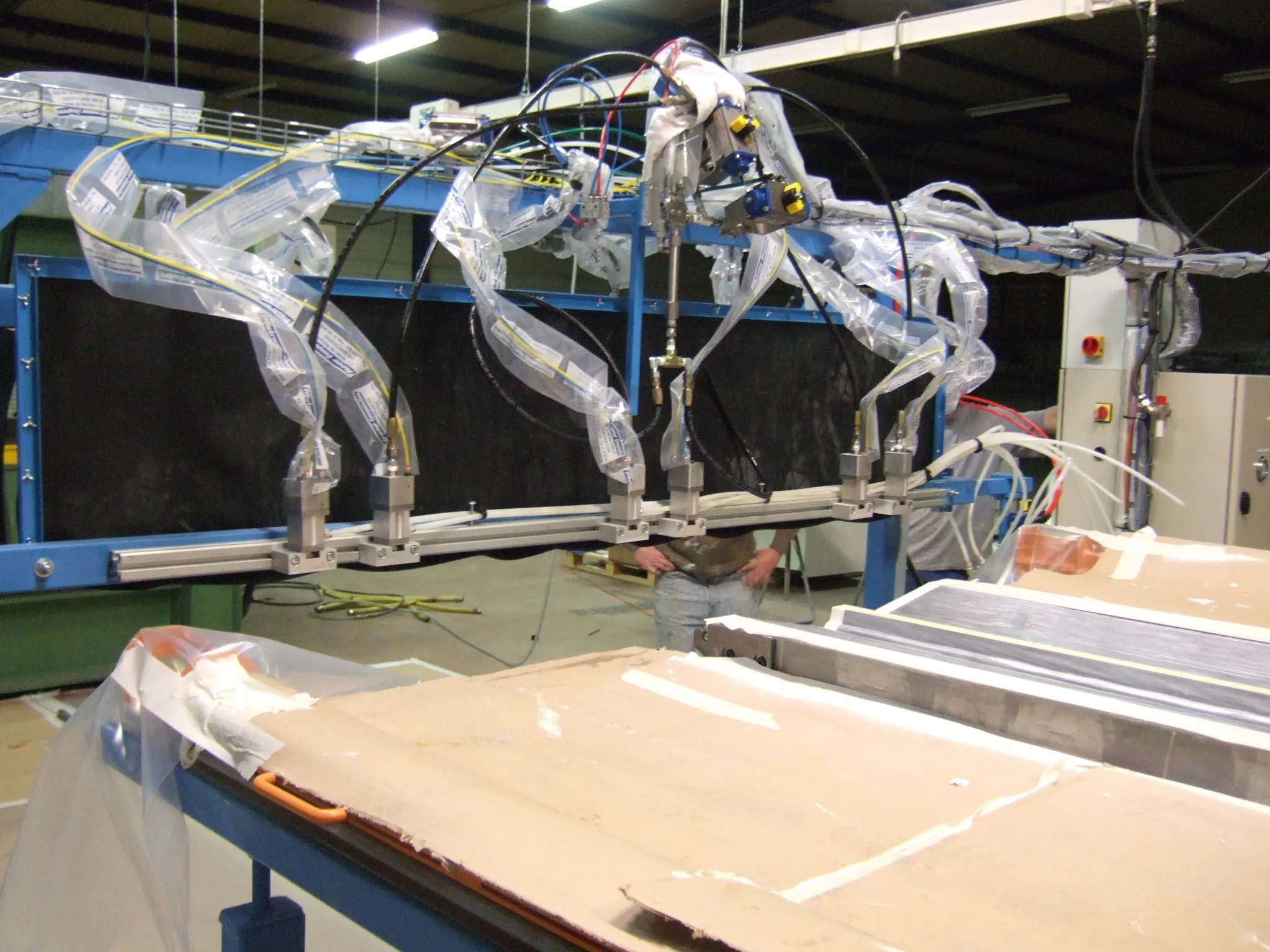 Gel coat sur chaîne de production semi-automatique