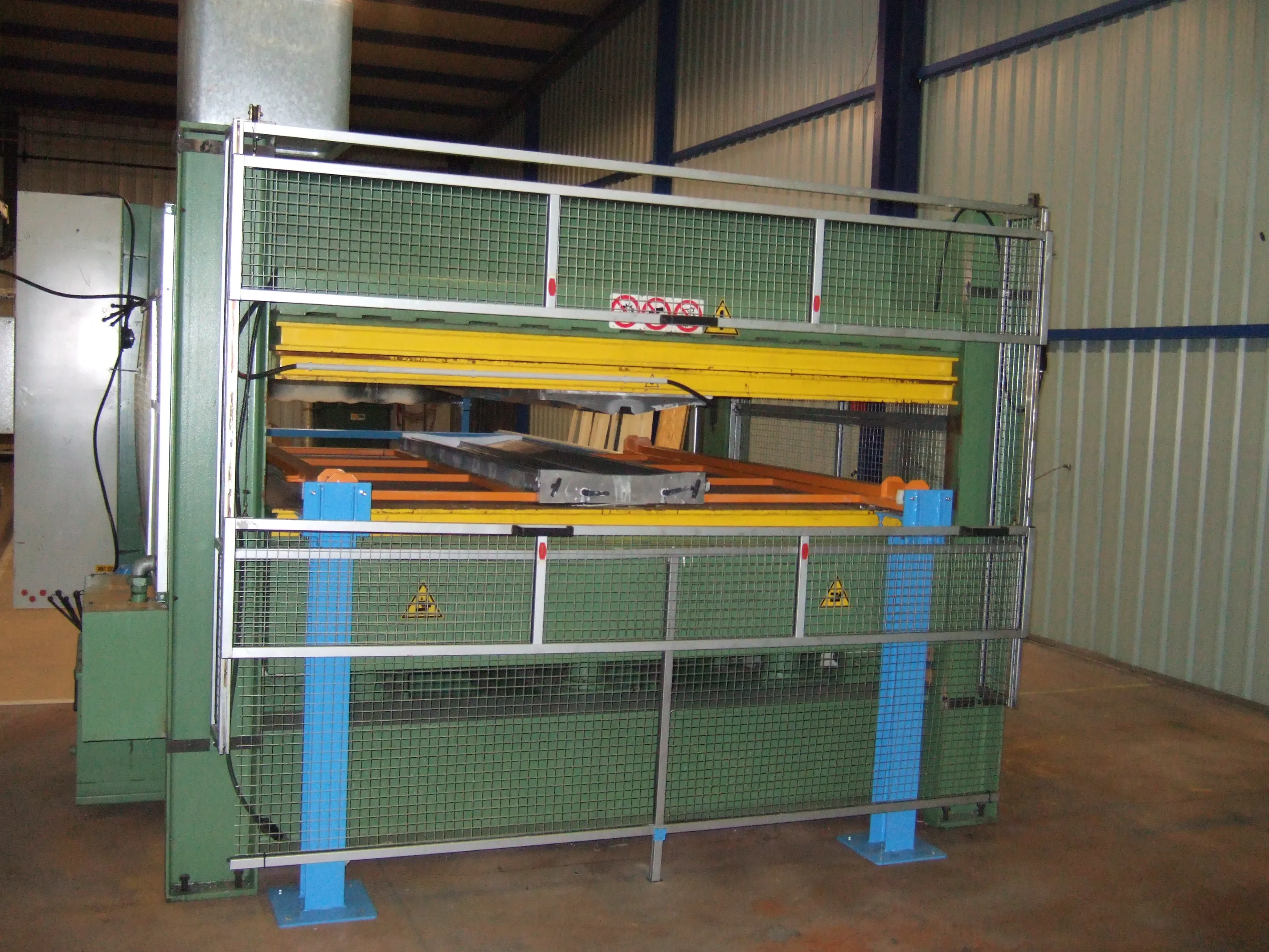Chaîne de production semi-automatique V1